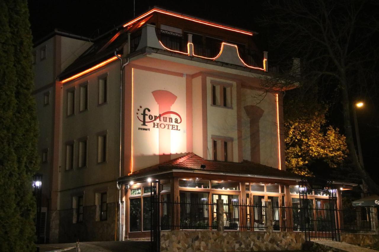 Fortuna Hotel Мисколк Екстериор снимка
