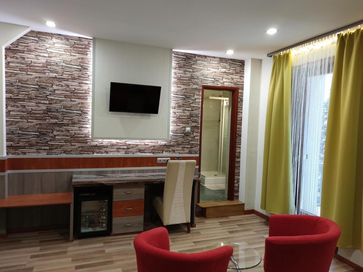 Fortuna Hotel Мисколк Екстериор снимка