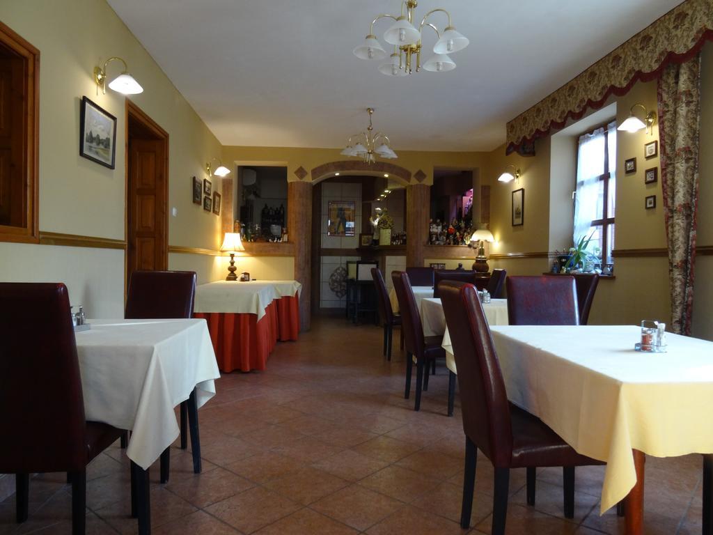 Fortuna Hotel Мисколк Екстериор снимка