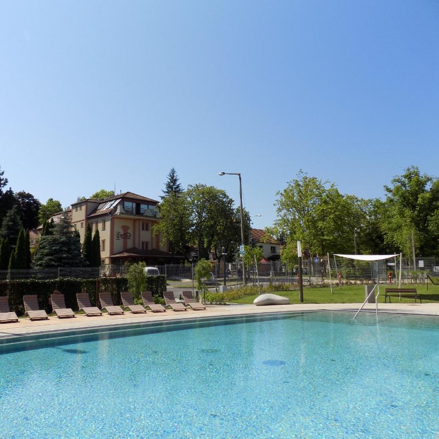 Fortuna Hotel Мисколк Екстериор снимка