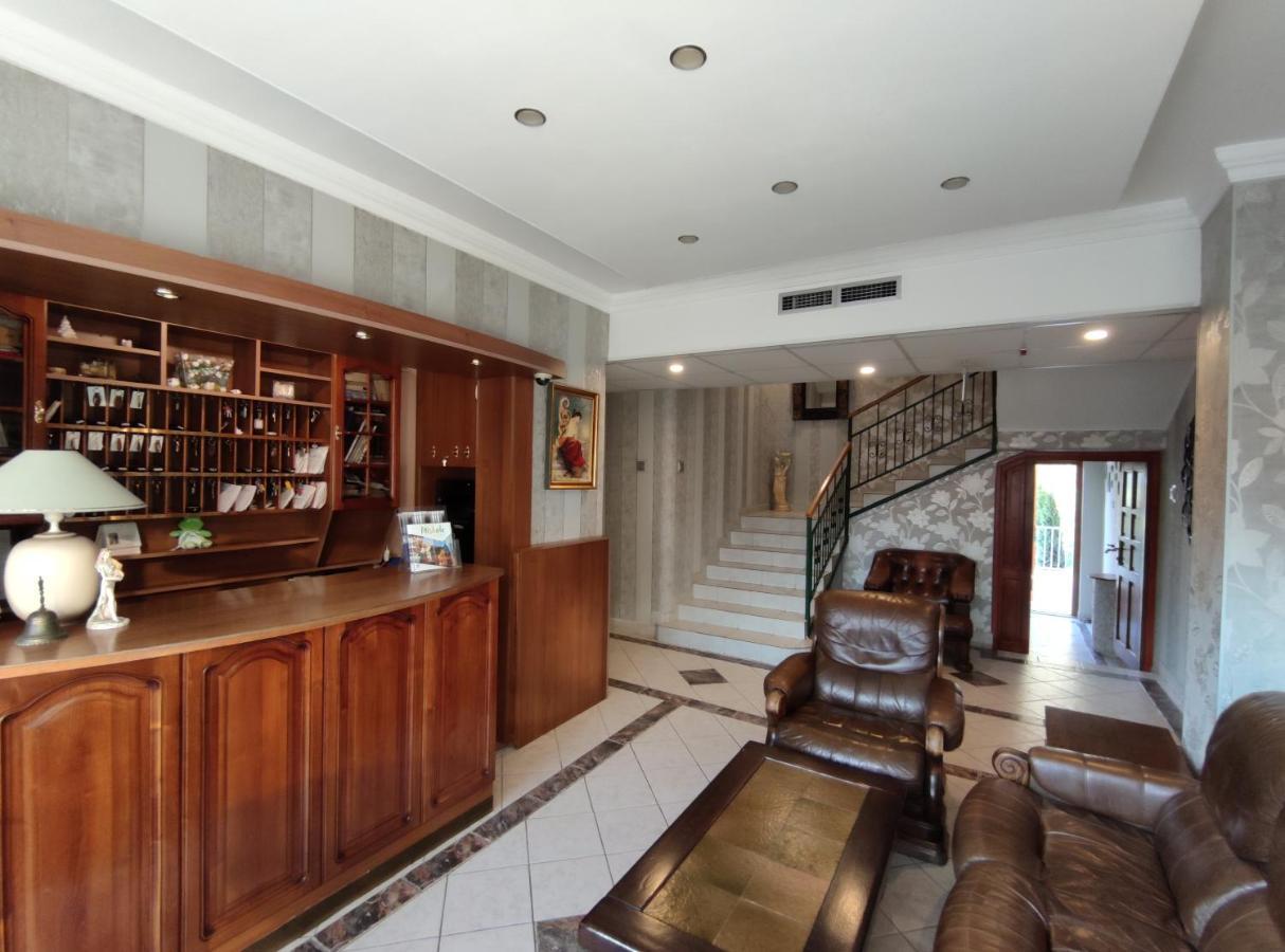 Fortuna Hotel Мисколк Екстериор снимка