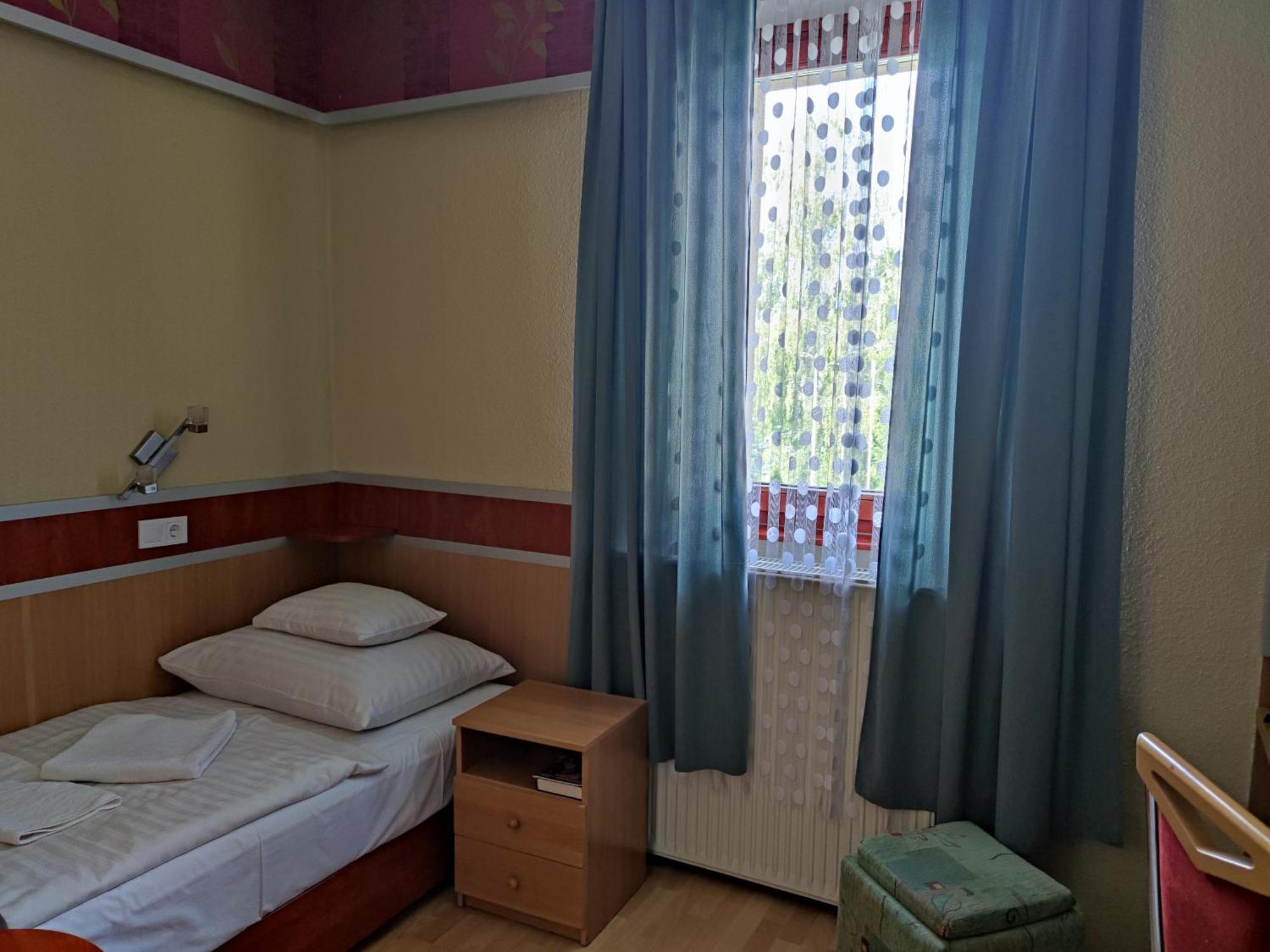 Fortuna Hotel Мисколк Екстериор снимка