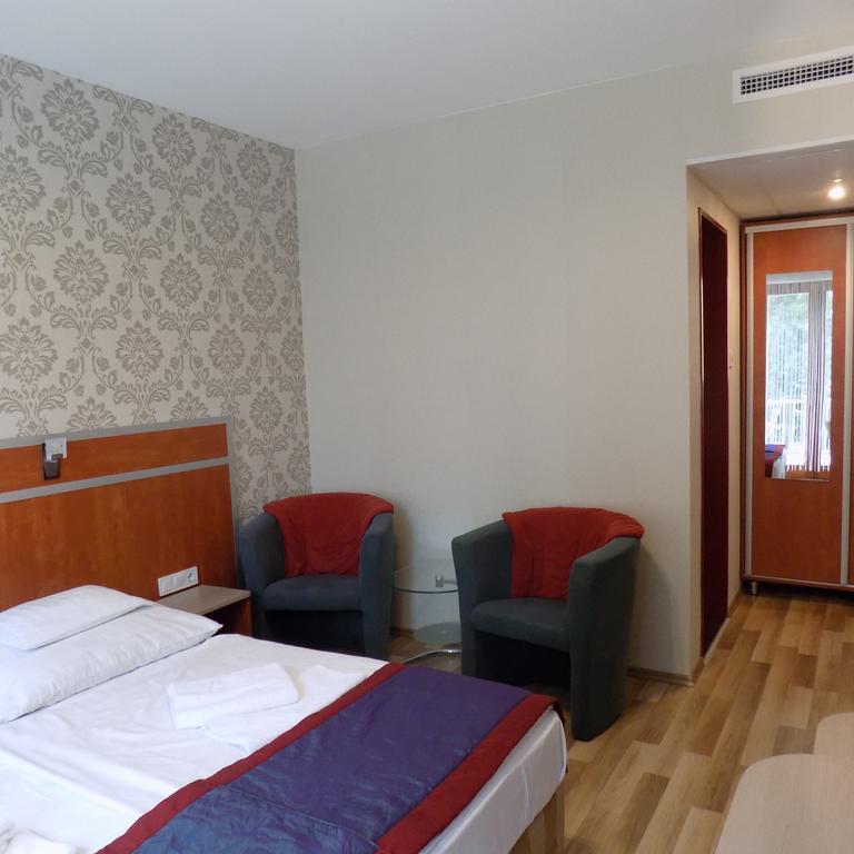 Fortuna Hotel Мисколк Екстериор снимка